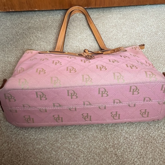 Pink Dooney & Bourke shoulder bag with leather trims and tassels - Picture 15 of 17